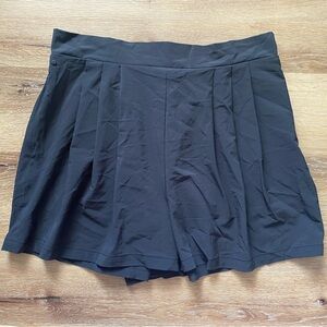 NWOT Wayre Flowy Shorts